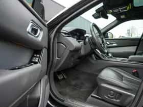 Land Rover Range Rover Velar (2023) thumbnail 6