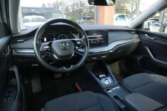 Škoda Octavia (2022) thumbnail 2