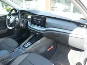 Škoda Octavia (2022) thumbnail 4