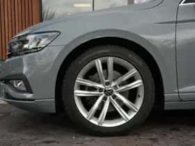 Volkswagen Passat (2022) thumbnail 11