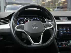 Volkswagen Passat (2022) thumbnail 12