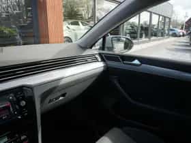 Volkswagen Passat (2022) thumbnail 28