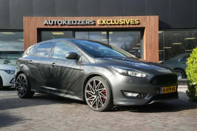 Ford Focus (2017) thumbnail 1