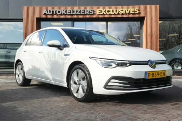 Volkswagen Golf (2022) thumbnail 1