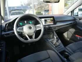 Volkswagen Golf (2022) thumbnail 2