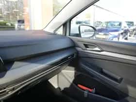Volkswagen Golf (2022) thumbnail 34
