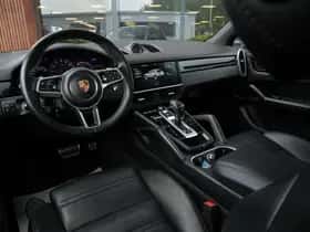 Porsche Cayenne (2018) thumbnail 2