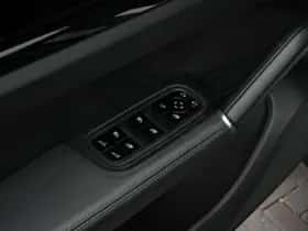 Porsche Cayenne (2018) thumbnail 18
