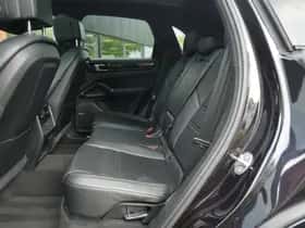Porsche Cayenne (2018) thumbnail 24
