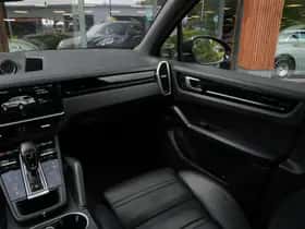 Porsche Cayenne (2018) thumbnail 25