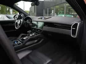 Porsche Cayenne (2018) thumbnail 28