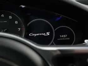 Porsche Cayenne (2018) thumbnail 49