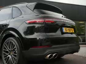 Porsche Cayenne (2018) thumbnail 52