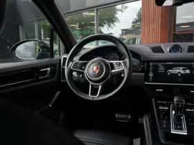 Porsche Cayenne (2018) thumbnail 8