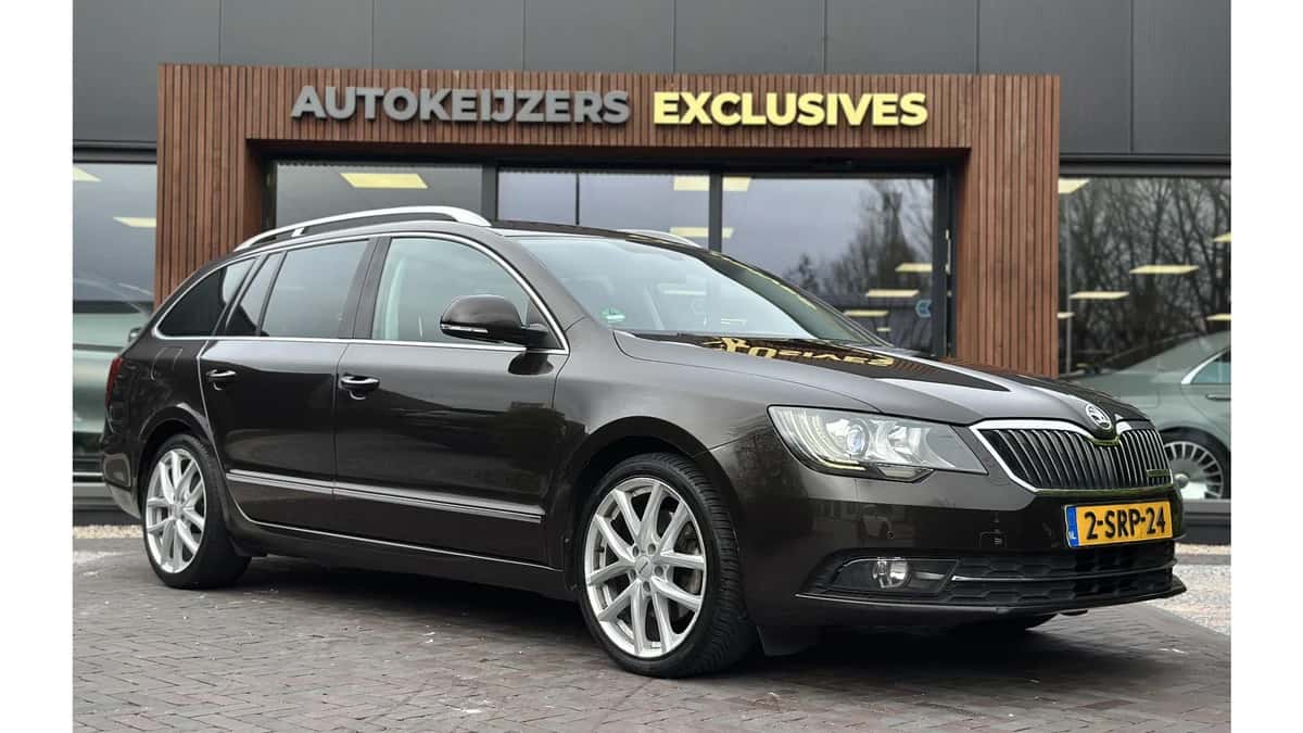 Škoda Superb — foto 1