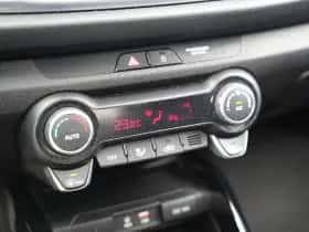 Kia Rio (2017) thumbnail 25