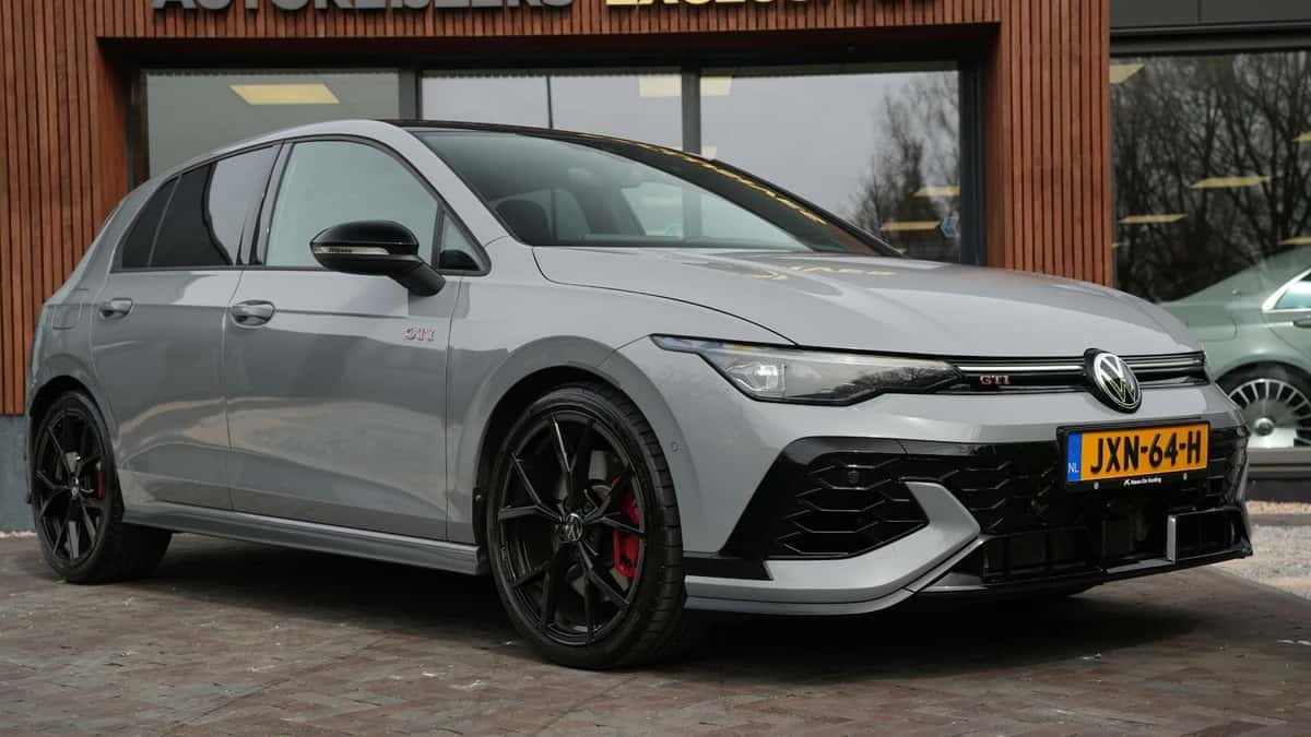 Volkswagen Golf — foto 1