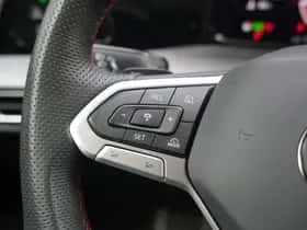 Volkswagen Golf (2024) thumbnail 21