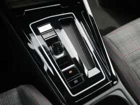 Volkswagen Golf thumbnail 37