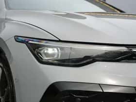 Volkswagen Golf (2024) thumbnail 5