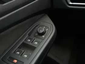 Volkswagen Golf thumbnail 45