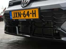 Volkswagen Golf (2024) thumbnail 9