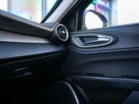 Alfa Romeo Giulia thumbnail 23