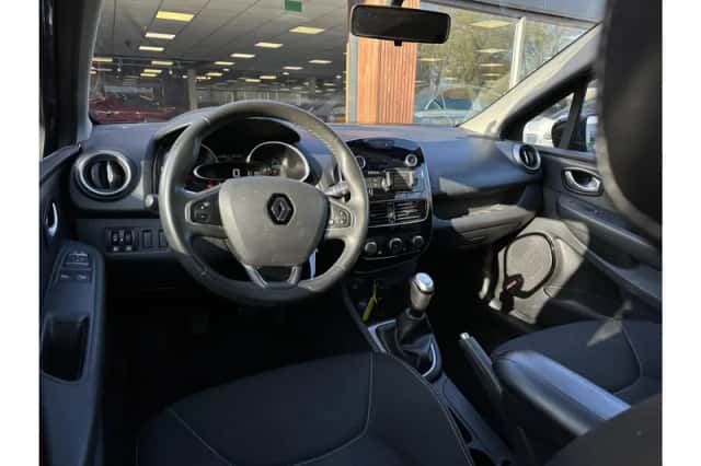 Renault Clio (2017) thumbnail 2