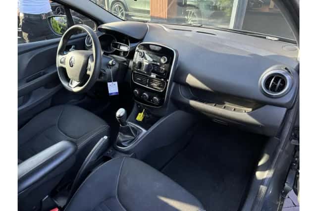 Renault Clio (2017) thumbnail 4