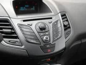 Ford Fiesta (2014) thumbnail 18