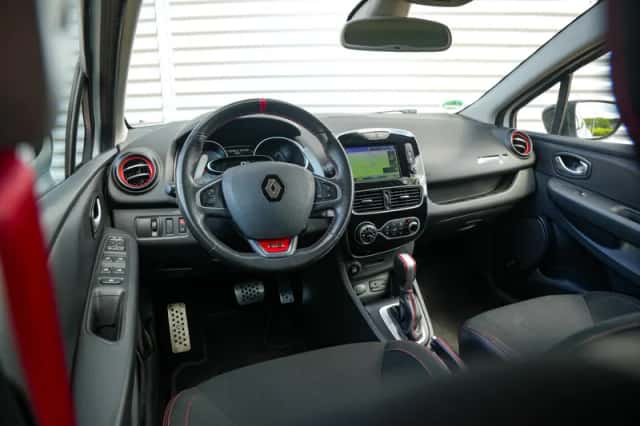 Renault Clio (2017) thumbnail 2