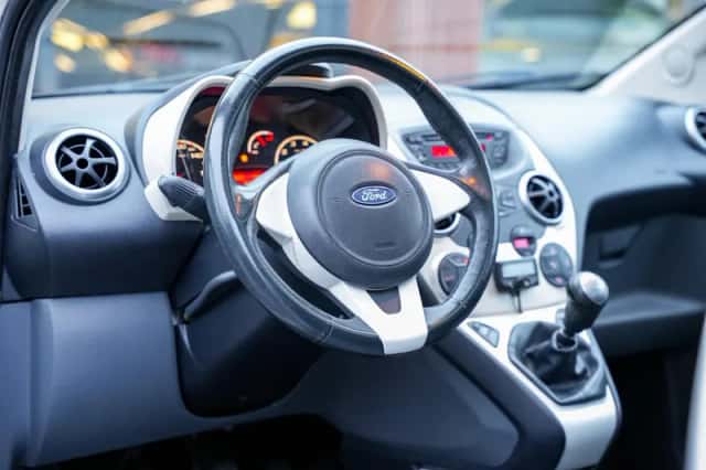 Ford Ka (2010) thumbnail 2