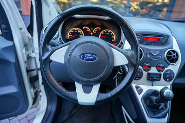 Ford Ka (2010) thumbnail 6