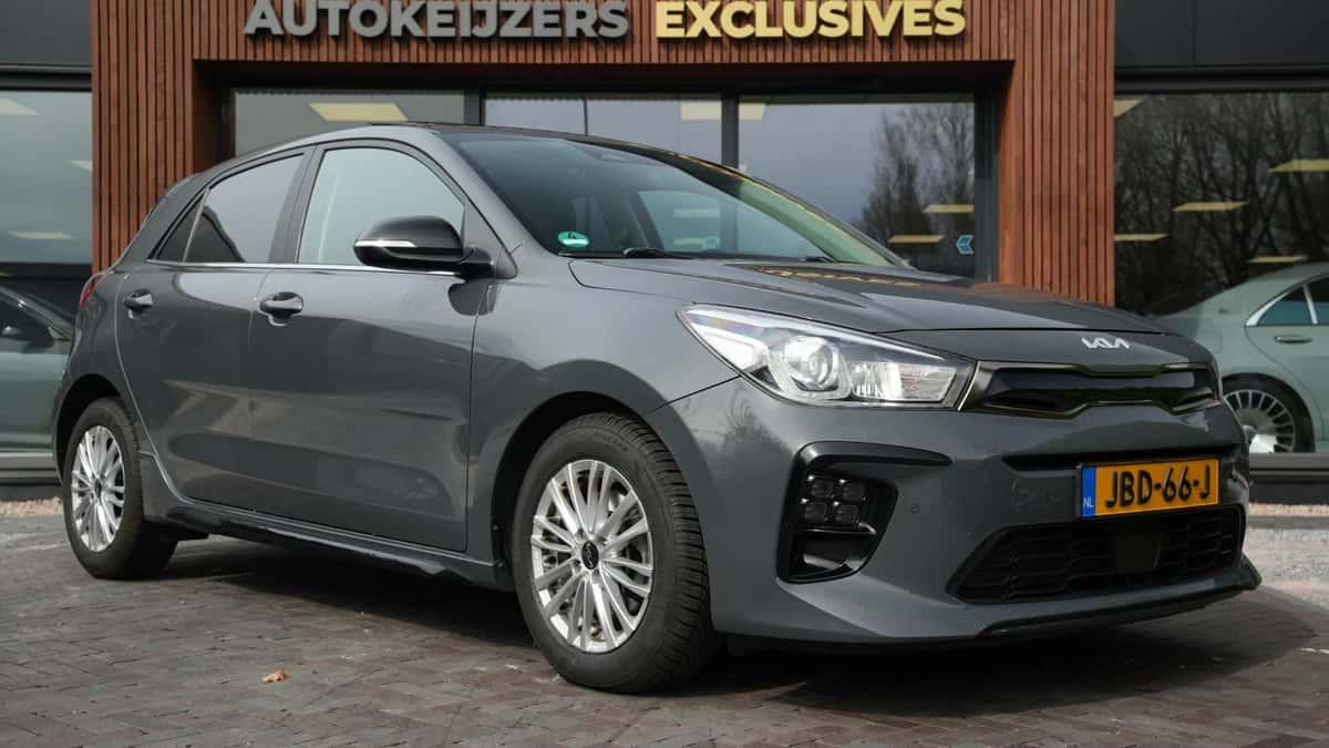 Kia Rio (2023) — foto 1