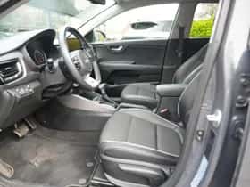 Kia Rio (2023) thumbnail 13
