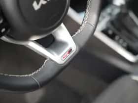 Kia Rio (2023) thumbnail 21