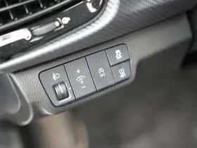 Kia Rio (2023) thumbnail 23