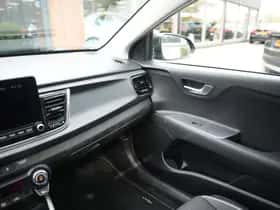 Kia Rio (2023) thumbnail 33