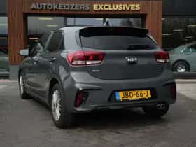 Kia Rio (2023) thumbnail 7