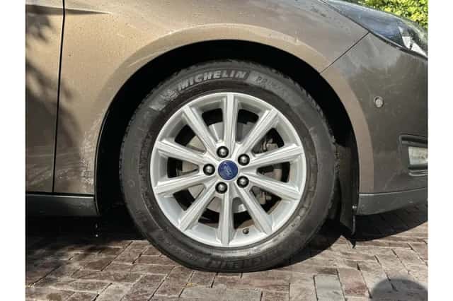 Ford Focus (2017) thumbnail 3