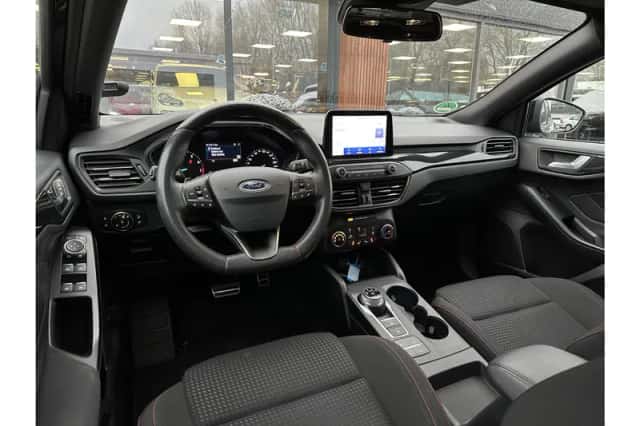 Ford Focus (2019) thumbnail 2