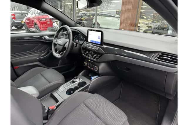 Ford Focus (2019) thumbnail 4