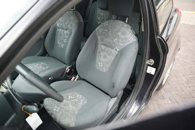 Ford Ka (2012) thumbnail 4