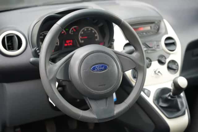 Ford Ka (2012) thumbnail 4