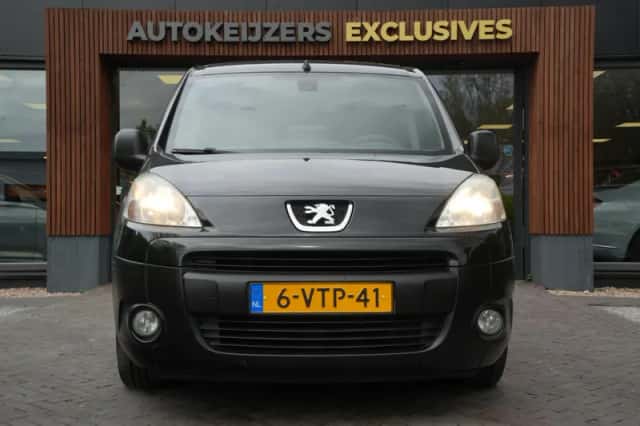 Peugeot Partner (2012) thumbnail 3