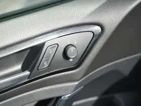 Volkswagen Golf thumbnail 17