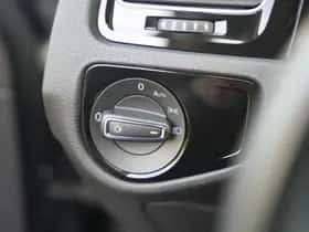 Volkswagen Golf thumbnail 27