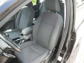 Ford C-Max (2010) thumbnail 11