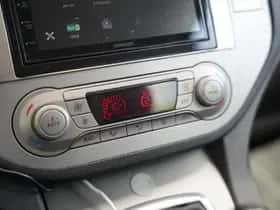 Ford C-Max (2010) thumbnail 14