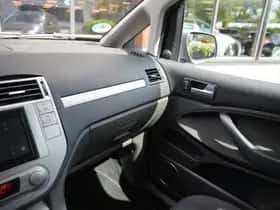 Ford C-Max (2010) thumbnail 18